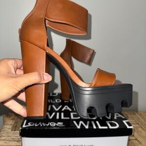 DIVA Lounge Brown and Black Platform Sandals